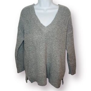 Forever 21 Gray Chunky Knit V-Neck Sweater Side Slits S